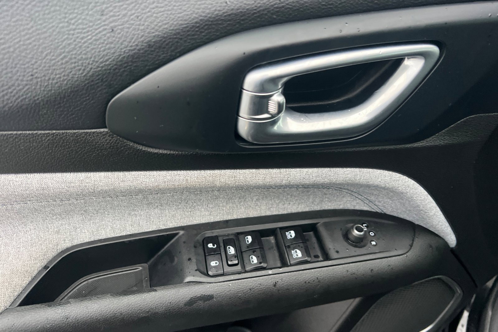 Used 2024 Jeep Compass Latitude image 12