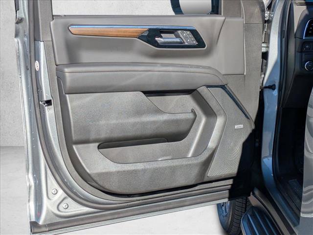 New 2026 Chevrolet Suburban High Country image 11