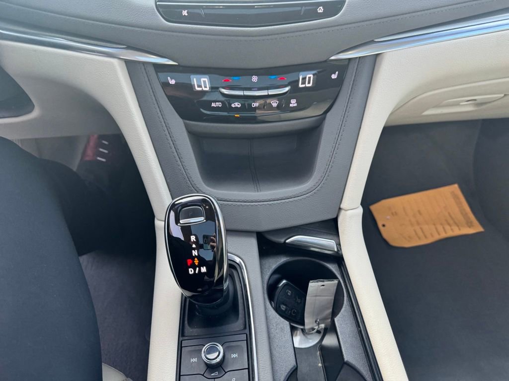 Used 2022 Cadillac XT5 Premium Luxury image 16