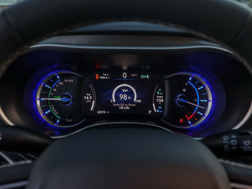 Used 2024 Chrysler Pacifica Select image 27