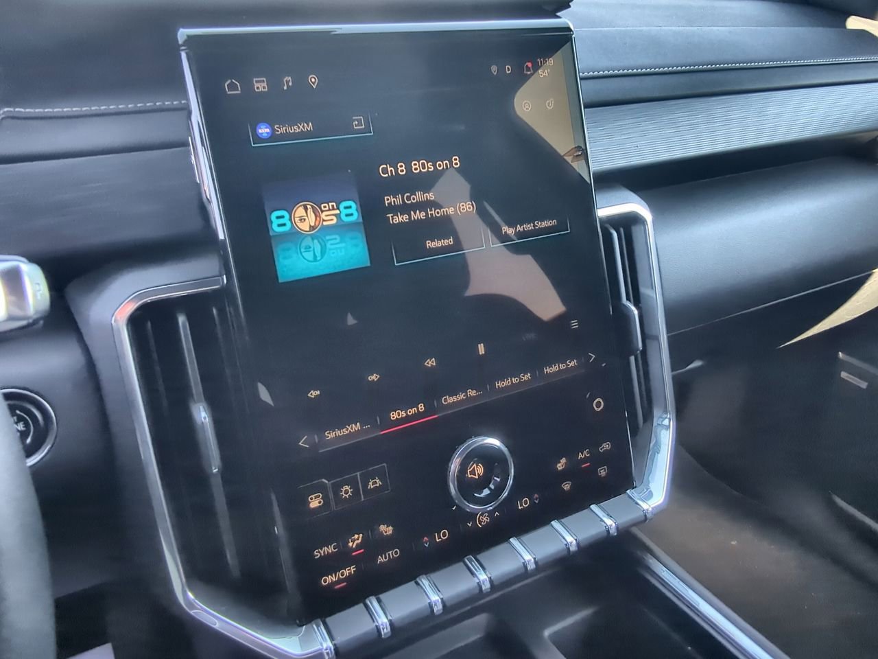 Used 2025 GMC Acadia Elevation w/ Elevation Premium Package image 13