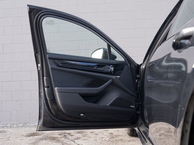 Certified 2025 Porsche Panamera 4 image 15