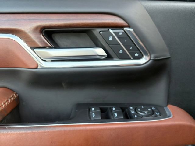 Used 2024 GMC Sierra 2500 Denali Ultimate AWD/4WD image 4