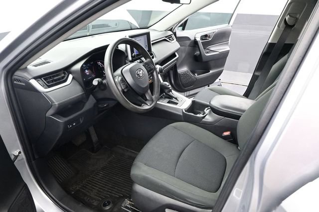 Used 2023 Toyota RAV4 LE FWD image 4