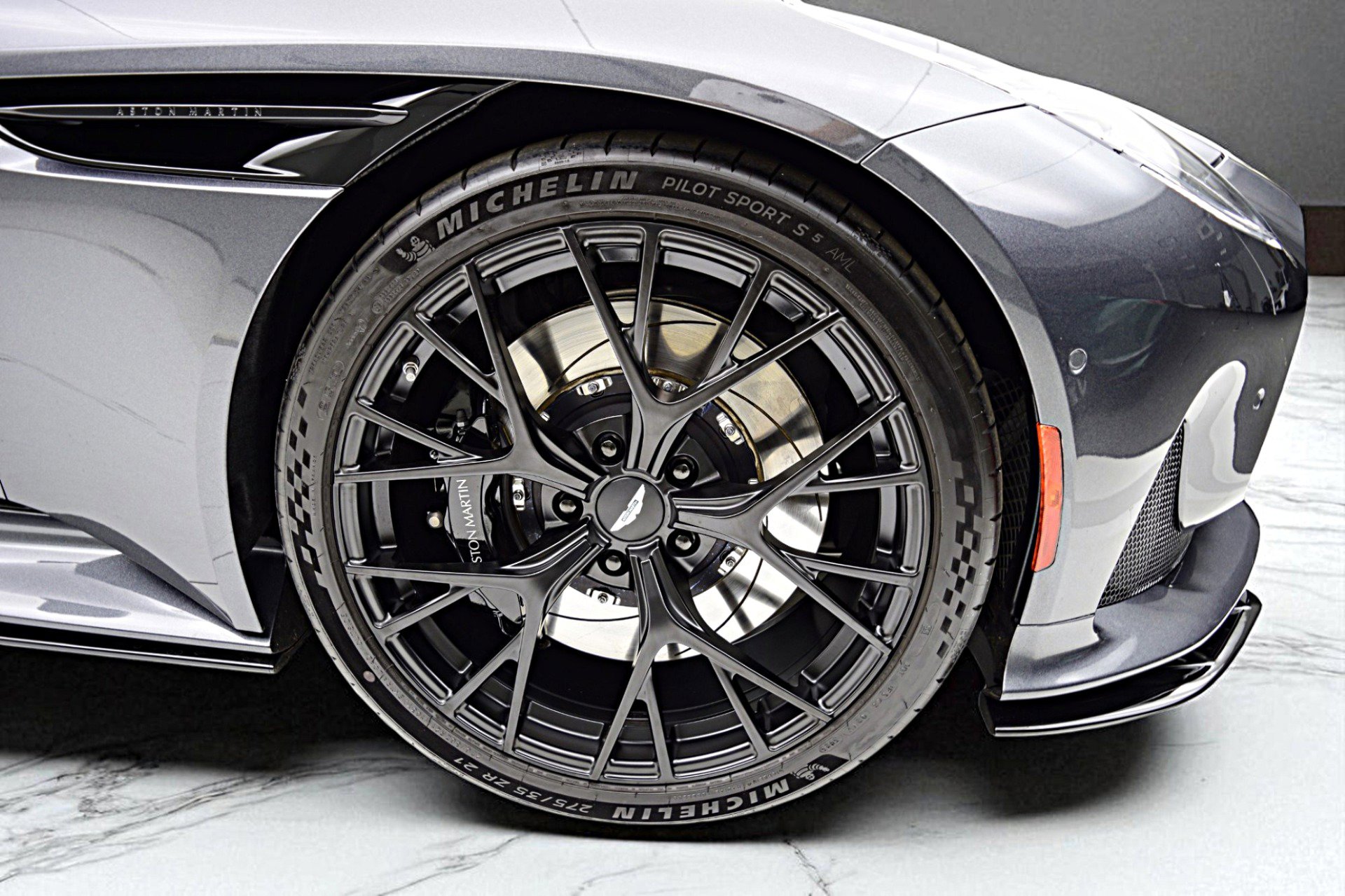 Used 2024 Aston Martin DB12 Coupe image 44