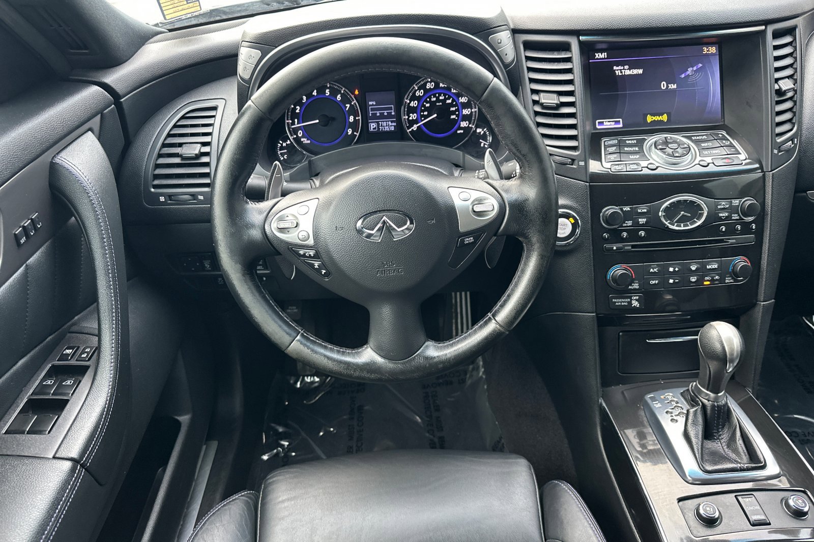 Used 2017 INFINITI QX70 AWD w/ Premium Package image 28