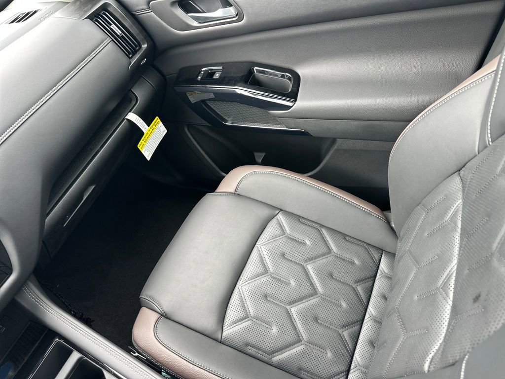New 2026 Nissan Pathfinder Platinum w/ Cargo Package AWD/4WD image 31
