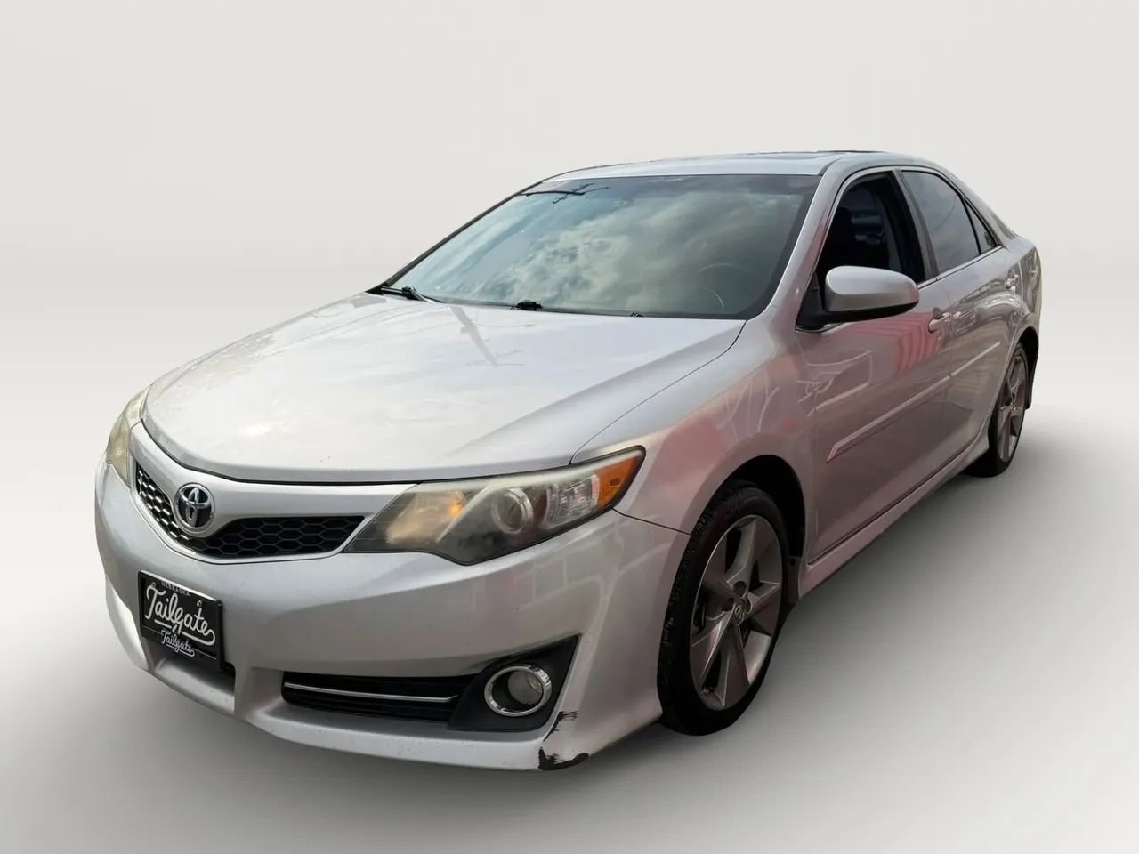 Used 2014 Toyota Camry SE FWD image 4