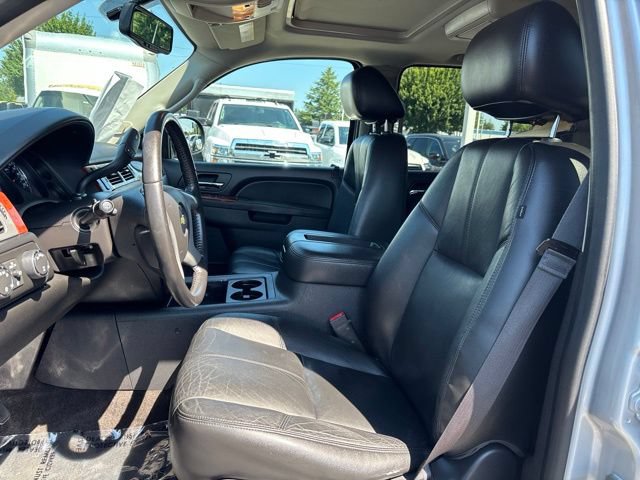 Used 2014 Chevrolet Suburban LT AWD/4WD image 9