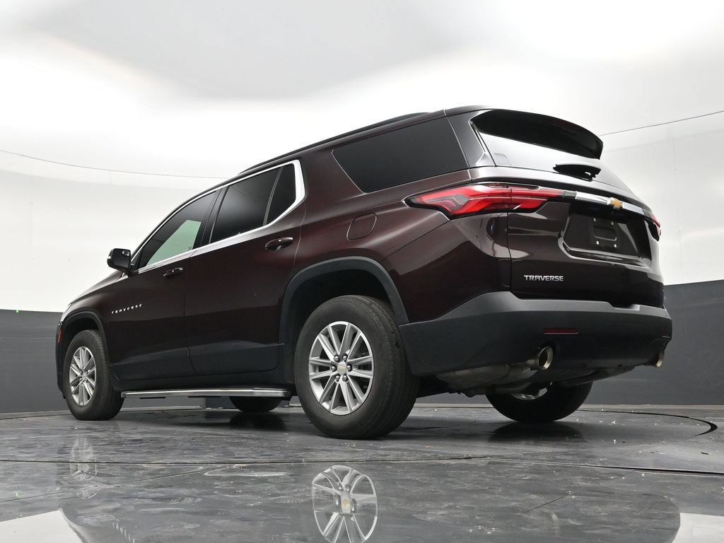 Used 2023 Chevrolet Traverse LT FWD image 23