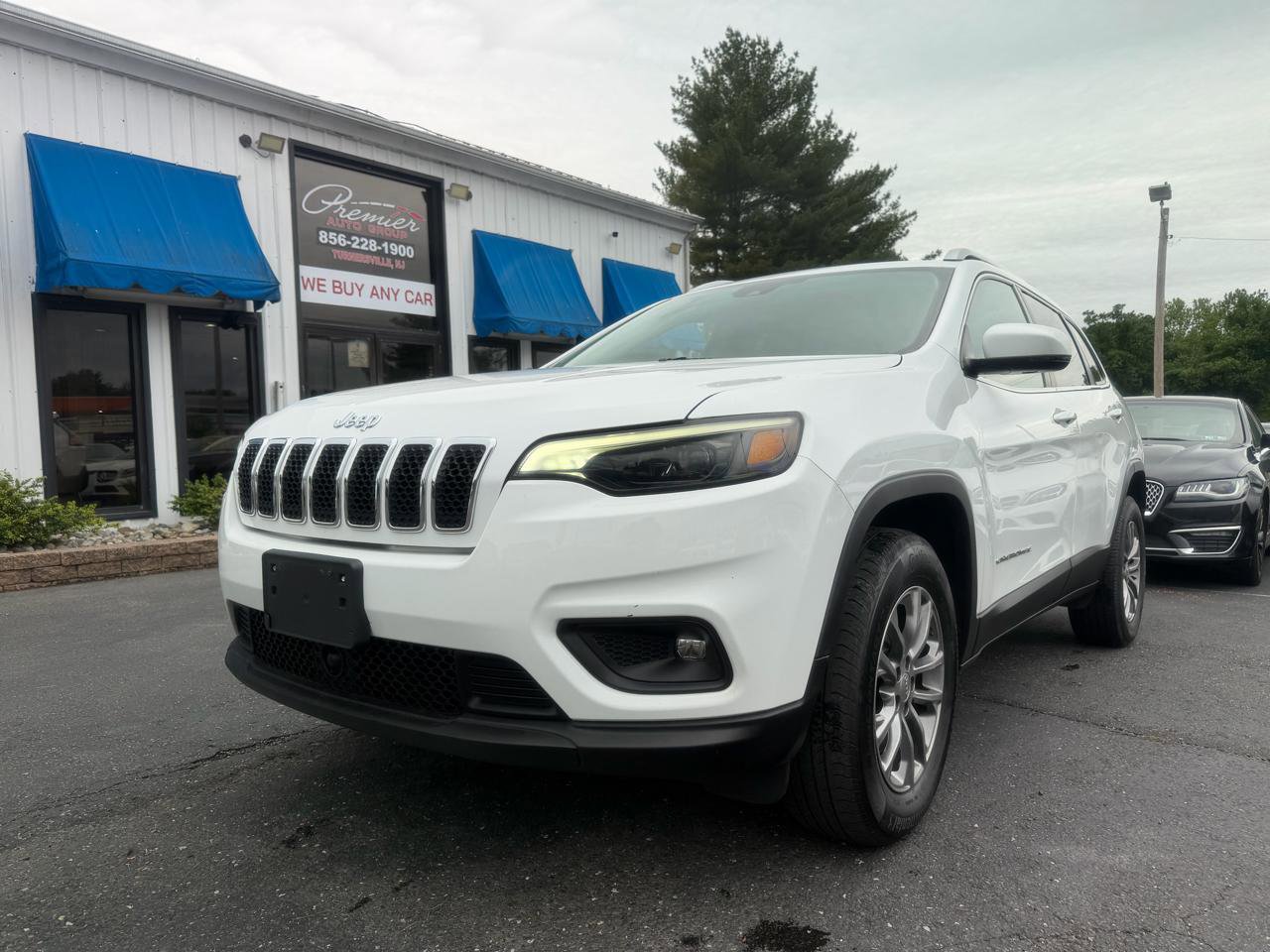 Used 2021 Jeep Cherokee Latitude Plus AWD/4WD image 1