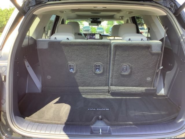 Used 2023 Hyundai Palisade Limited w/ Cargo Package AWD/4WD image 12