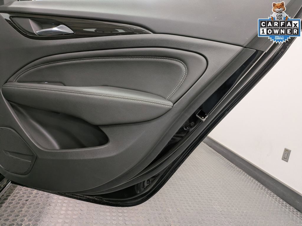 Used 2018 Buick Regal Essence w/ Driver Confidence Package #1 image 25