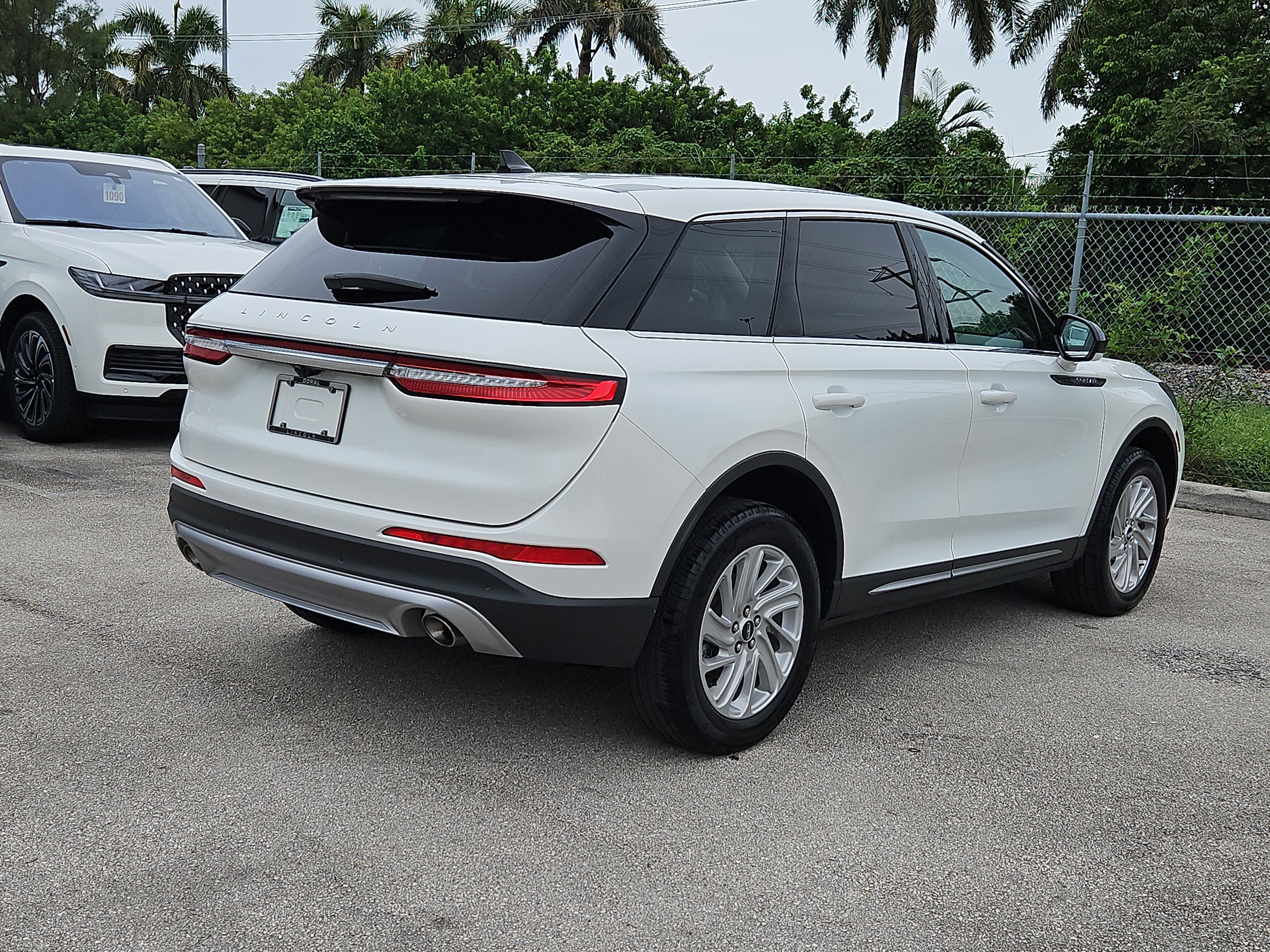 Certified 2024 Lincoln Corsair FWD image 4