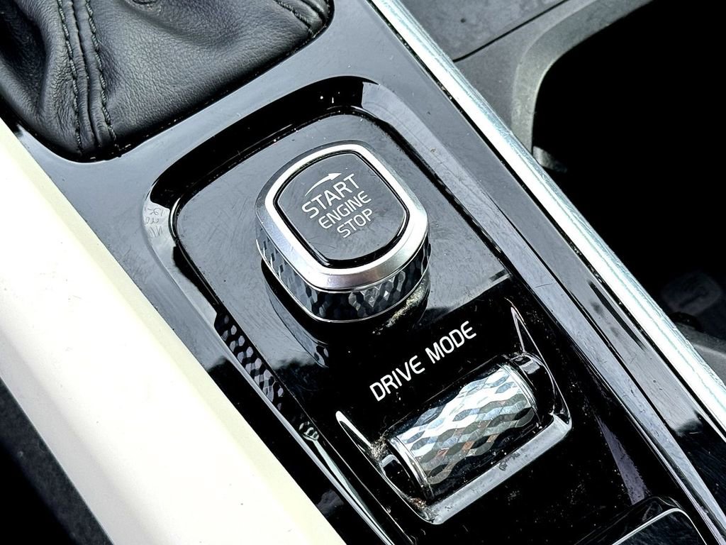 Used 2021 Volvo XC60 T5 Inscription w/ Advanced Package image 20