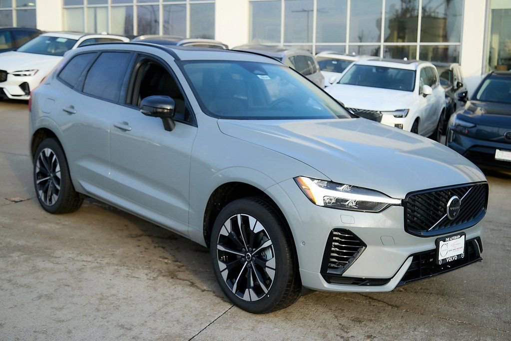 New 2026 Volvo XC60 T8 Plus w/ Protection Package Premier image 4