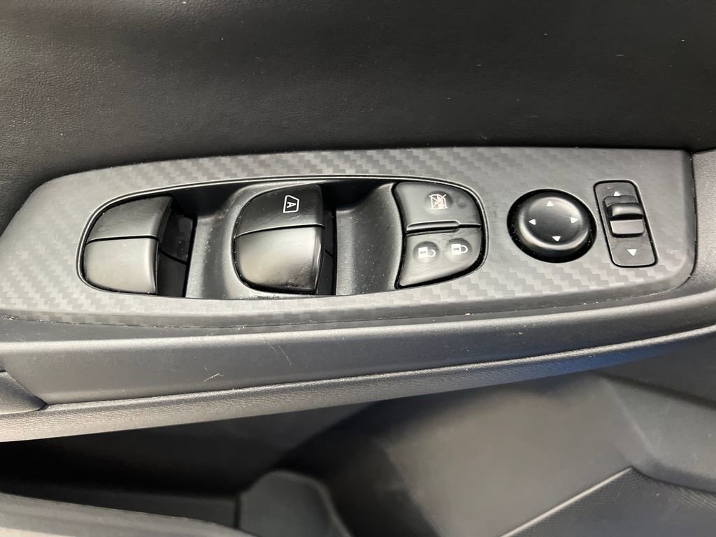 Used 2025 Nissan Sentra SV FWD image 12