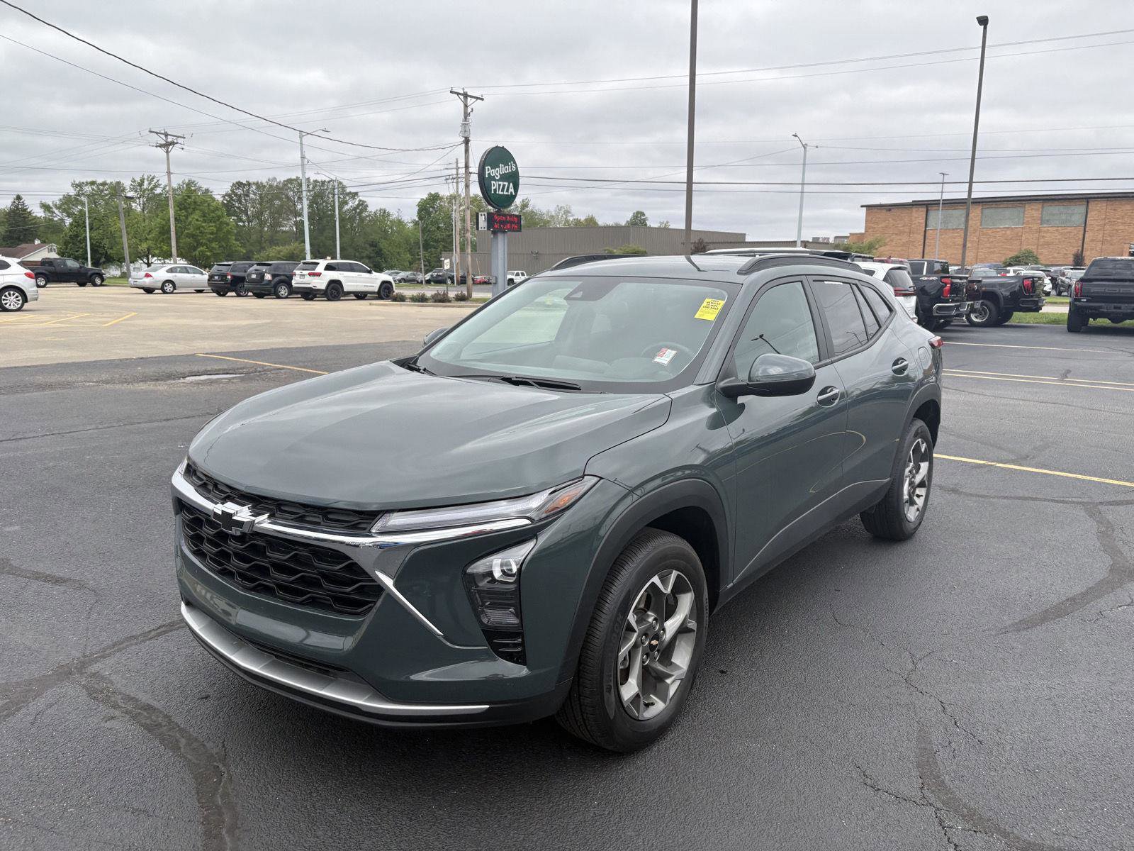 Used 2025 Chevrolet Trax LT w/ Driver Confidence Package FWD image 19