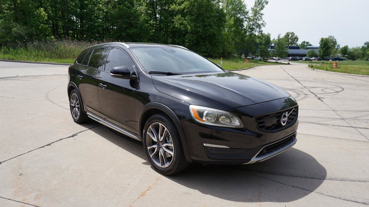 Used 2016 Volvo V60 T5 Cross Country AWD/4WD image 7