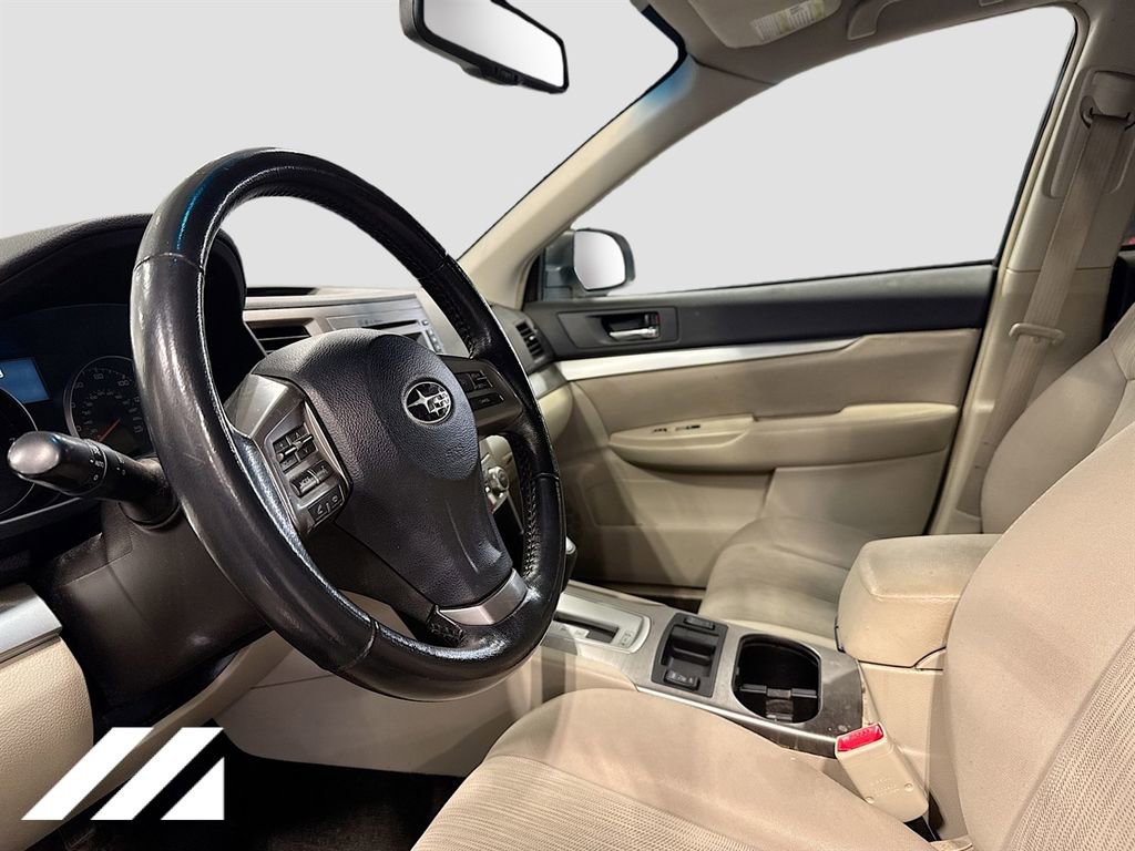 Used 2014 Subaru Outback 2.5i Premium AWD/4WD image 9