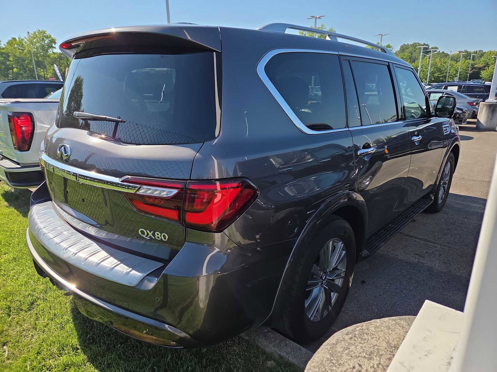 Used 2024 INFINITI QX80 Luxe RWD image 5