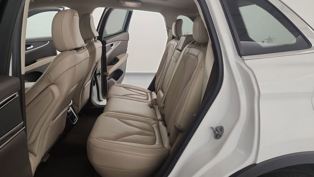 Used 2022 Lincoln Nautilus Reserve image 32