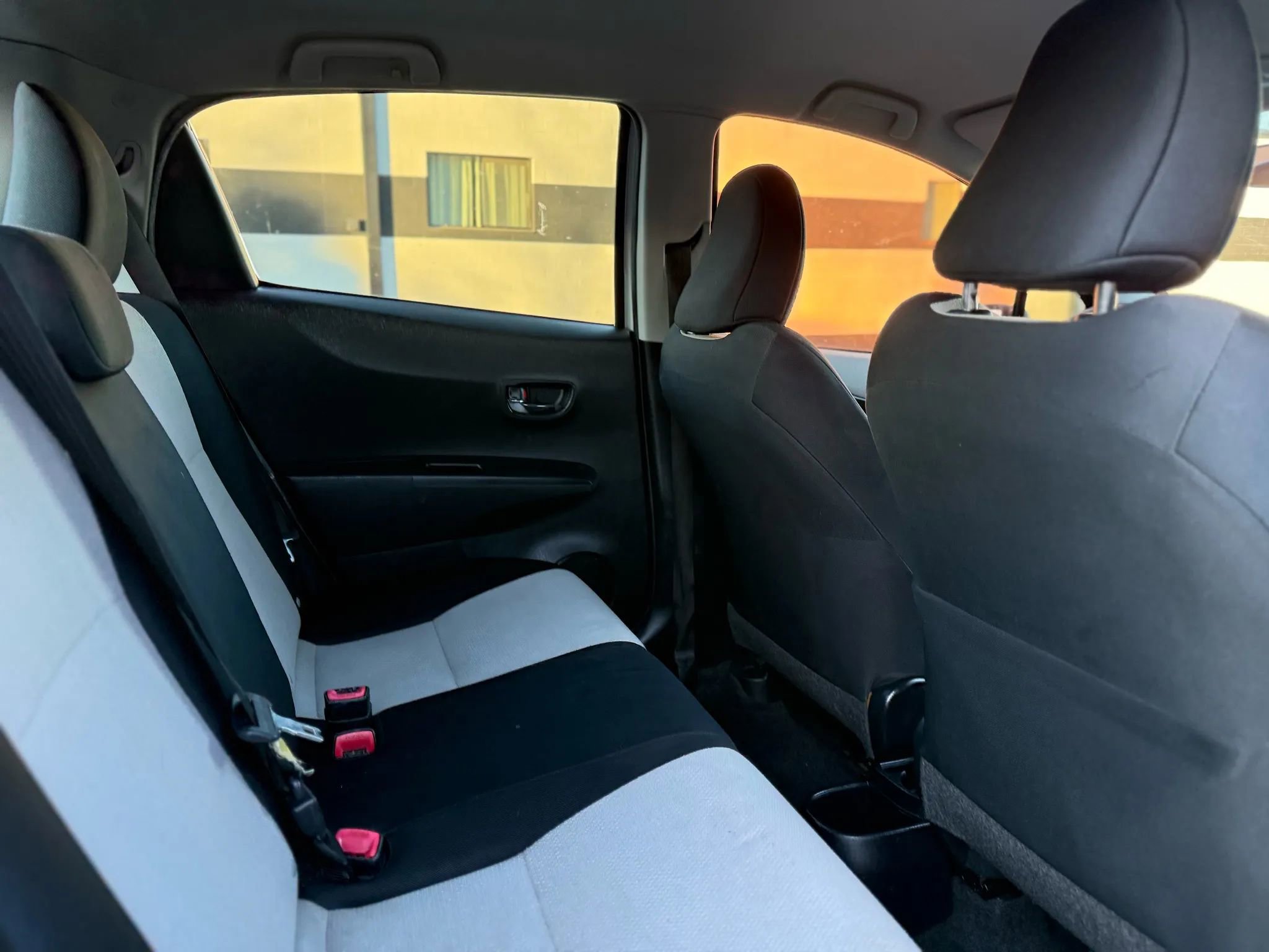 Used 2013 Toyota Yaris LE image 22