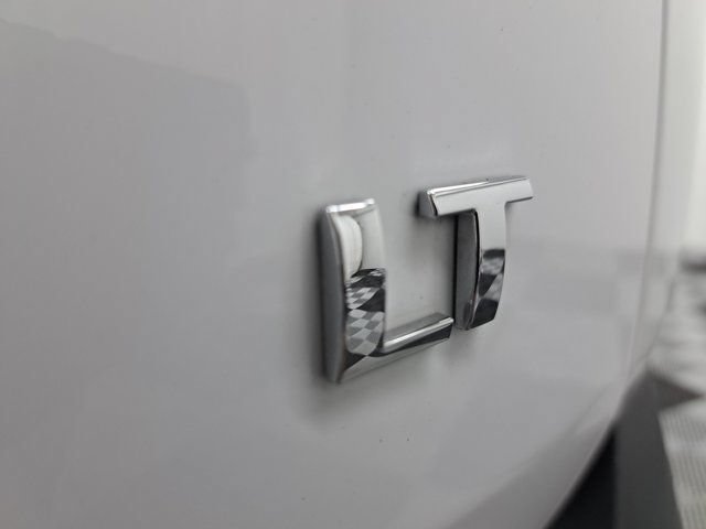 Used 2023 Chevrolet Traverse LT FWD image 10