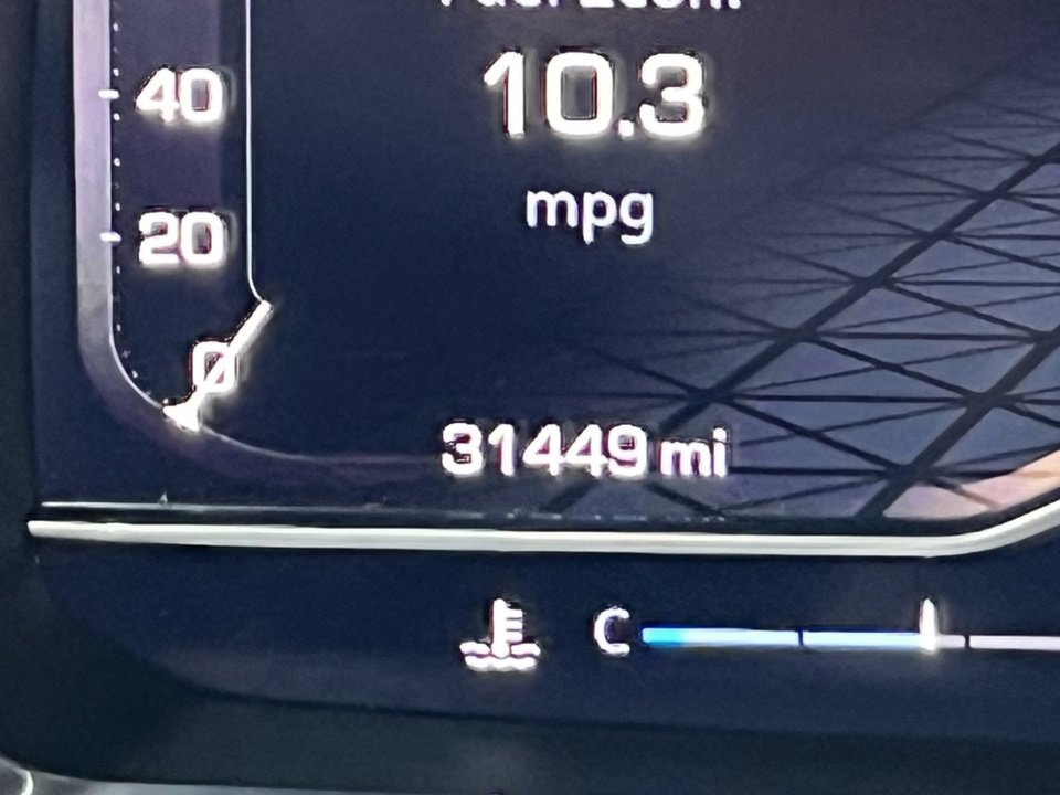 Used 2023 GMC Yukon AT4 w/ AT4 Premium Package image 11