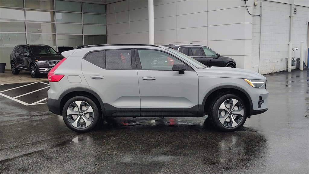 New 2026 Volvo XC40 B5 Plus w/ Protection Package Premier image 2