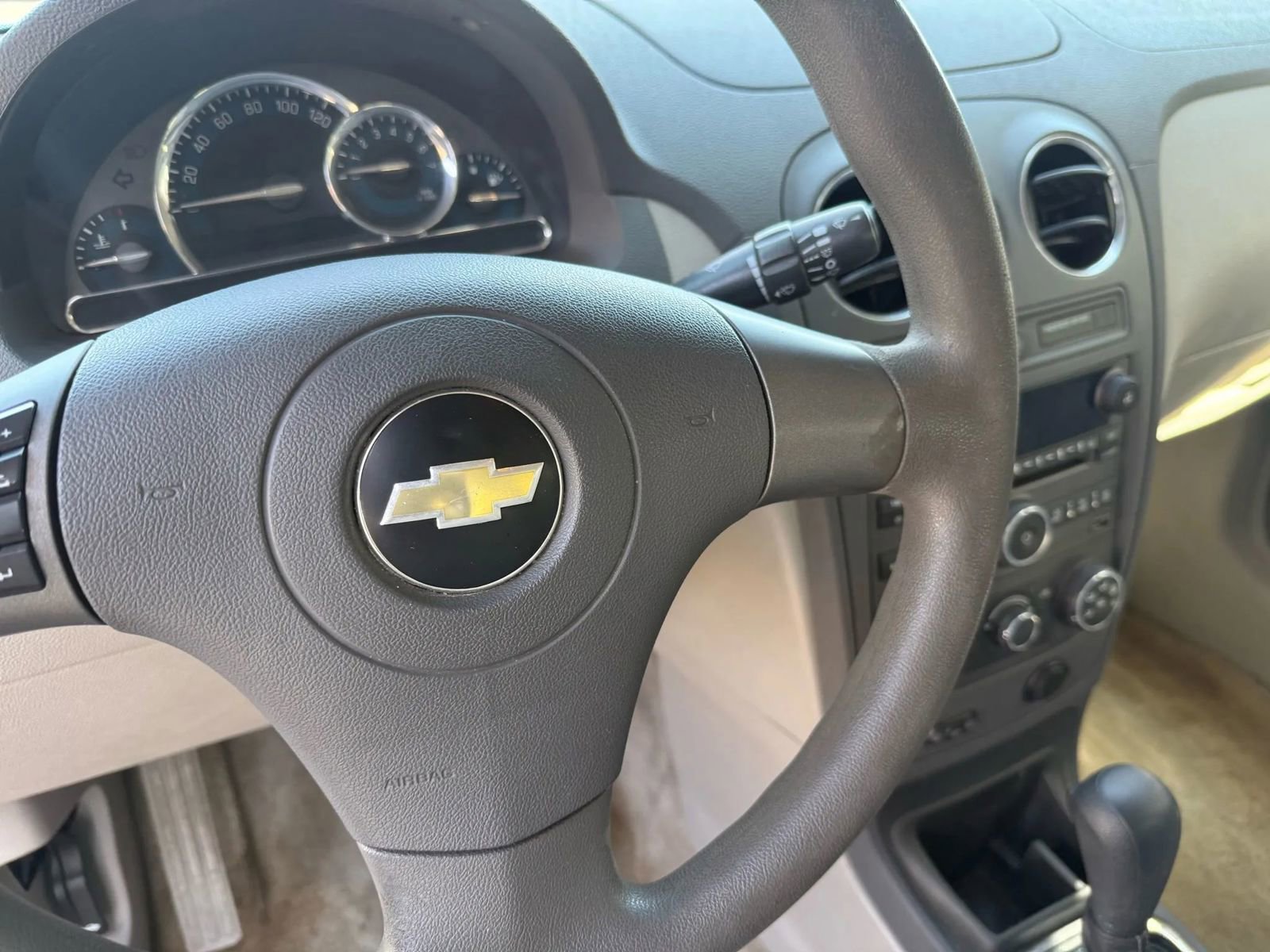 Used 2010 Chevrolet HHR LT image 12