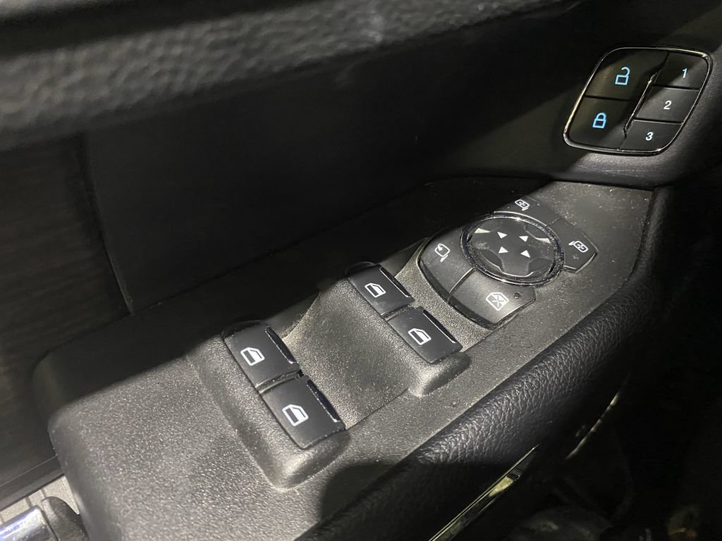 Used 2020 Ford Expedition Limited w/ Equipment Group 301A RWD image 17