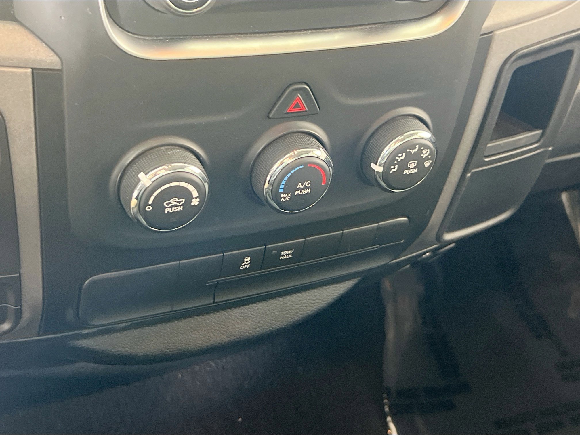 Used 2018 RAM 1500 Express image 15