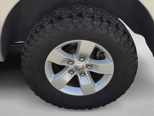 Used 2019 RAM 1500 Classic SLT w/ Luxury Group AWD/4WD image 9