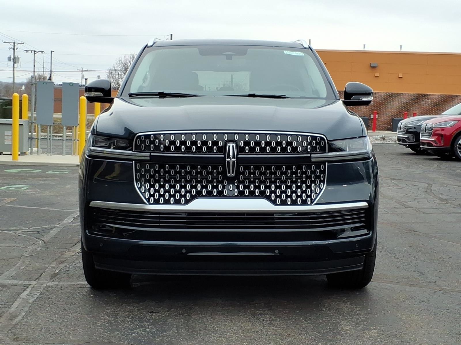 New 2026 Lincoln Navigator L Reserve image 2