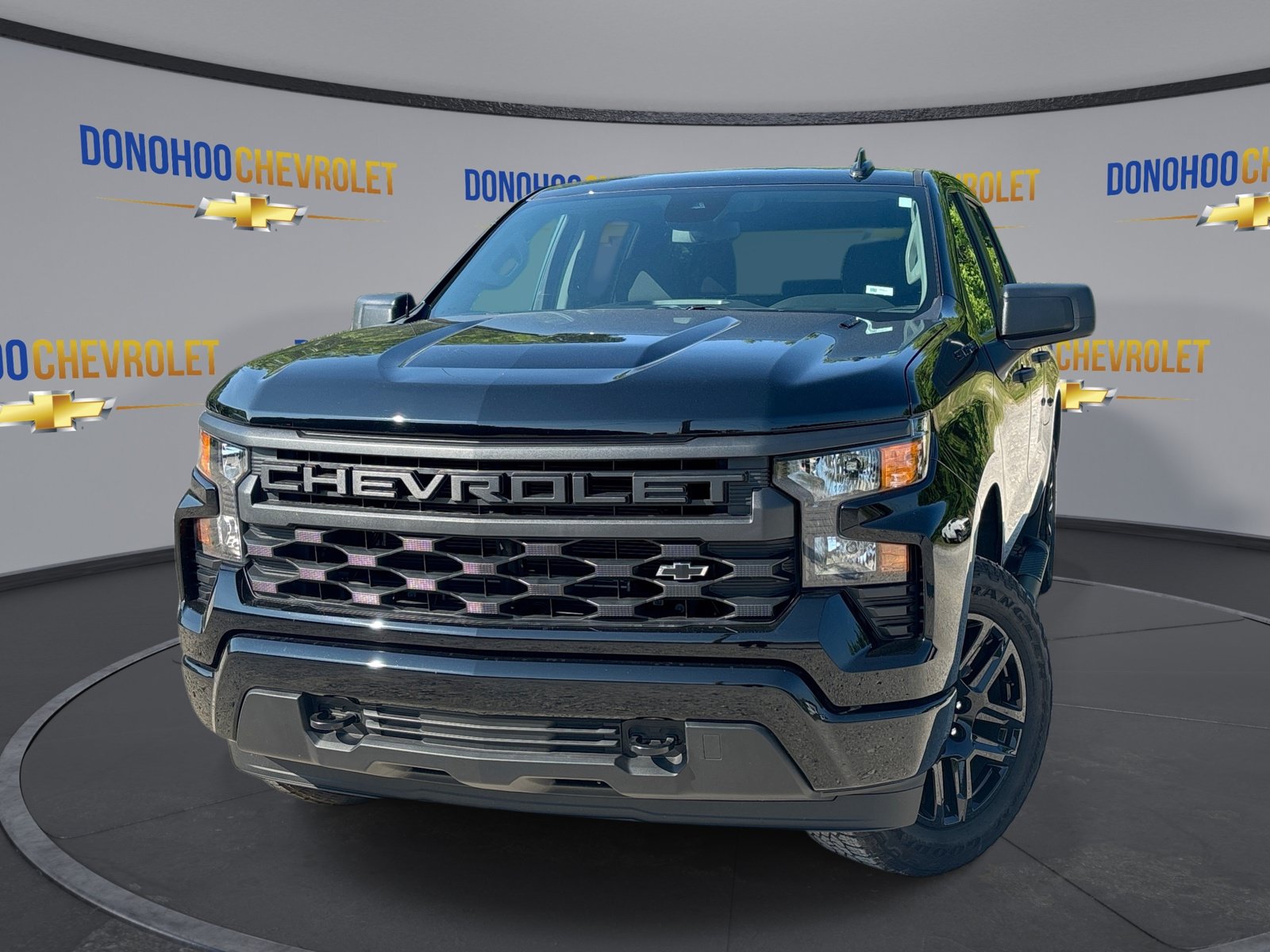 Used 2026 Chevrolet Silverado 1500 Custom w/ Turbomax Blackout Package AWD/4WD image 4