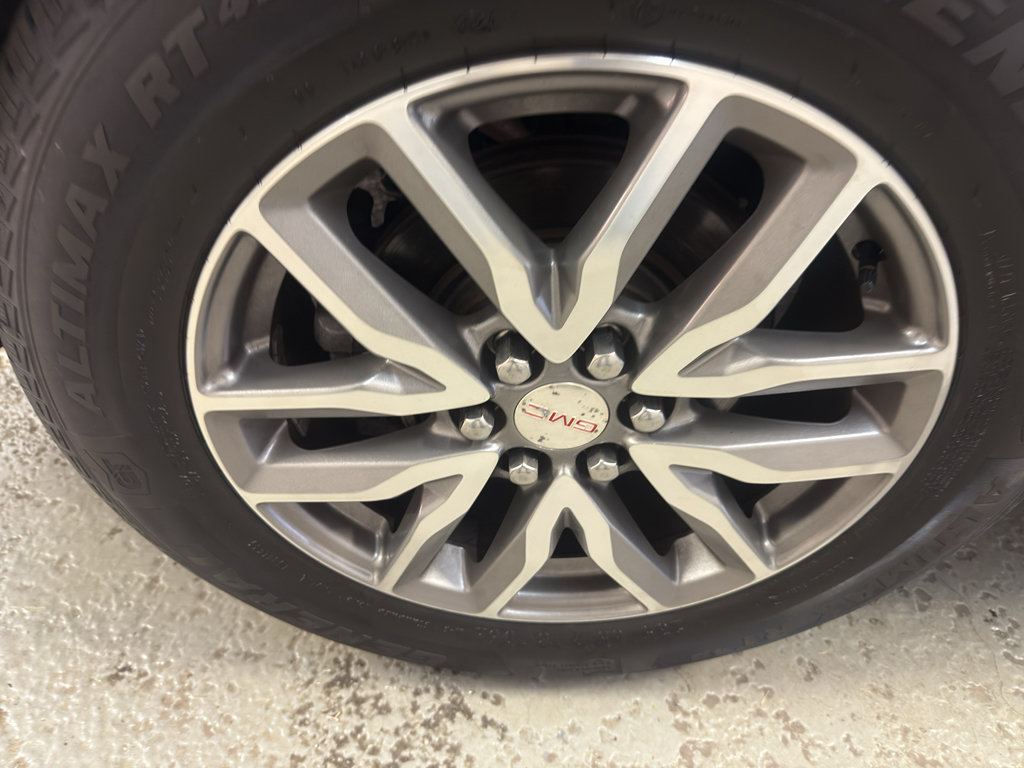 Used 2017 GMC Acadia SLE AWD/4WD image 35