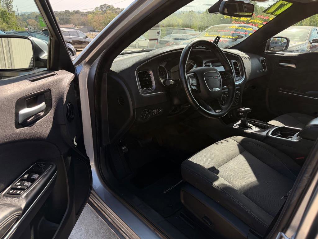 Used 2017 Dodge Charger SE w/ Popular Equipment Group image 5