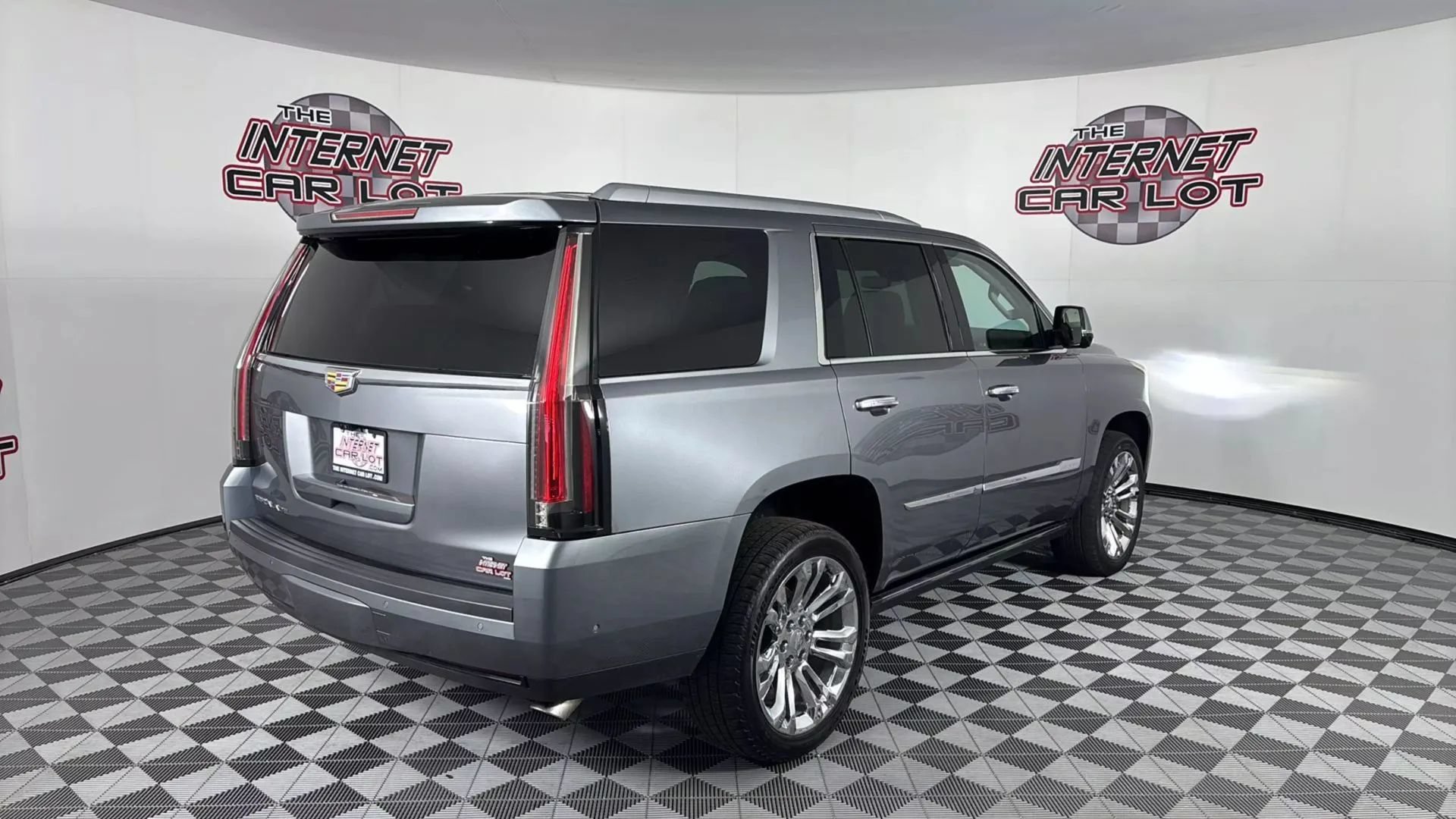 Used 2020 Cadillac Escalade Premium Luxury w/ LPO, Radiant Package AWD/4WD image 9