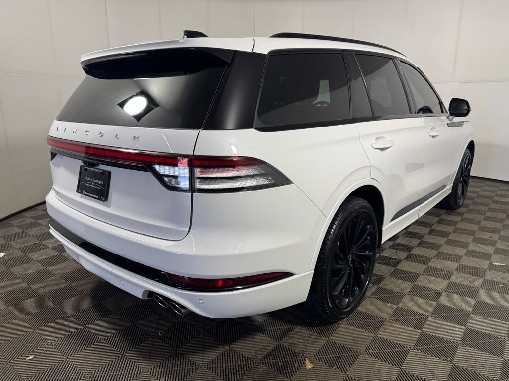 Certified 2025 Lincoln Aviator Reserve w/ Jet Appearance Package AWD/4WD image 5