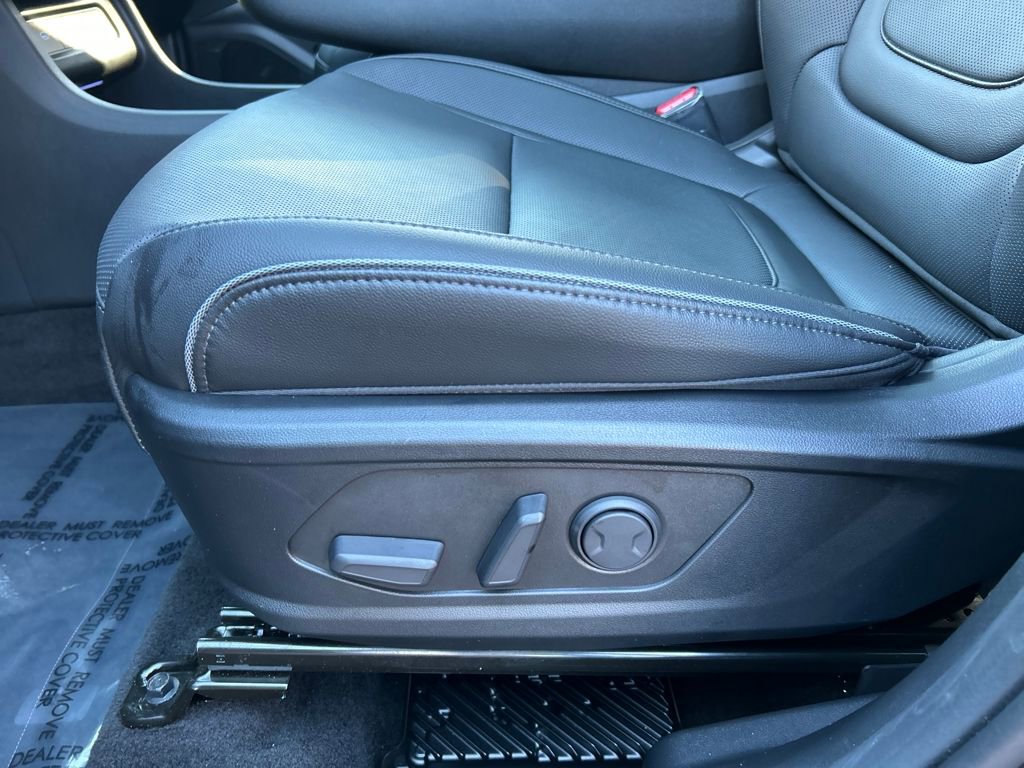 Certified 2025 Hyundai Tucson Limited image 16