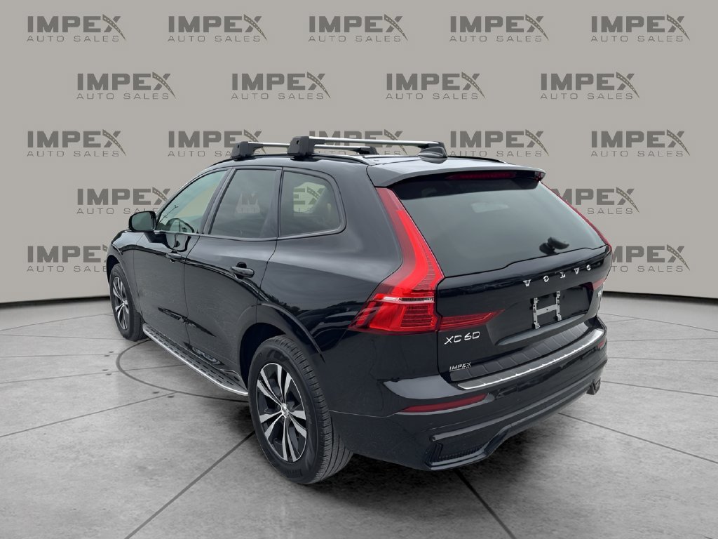 Used 2024 Volvo XC60 B5 Core AWD/4WD image 3