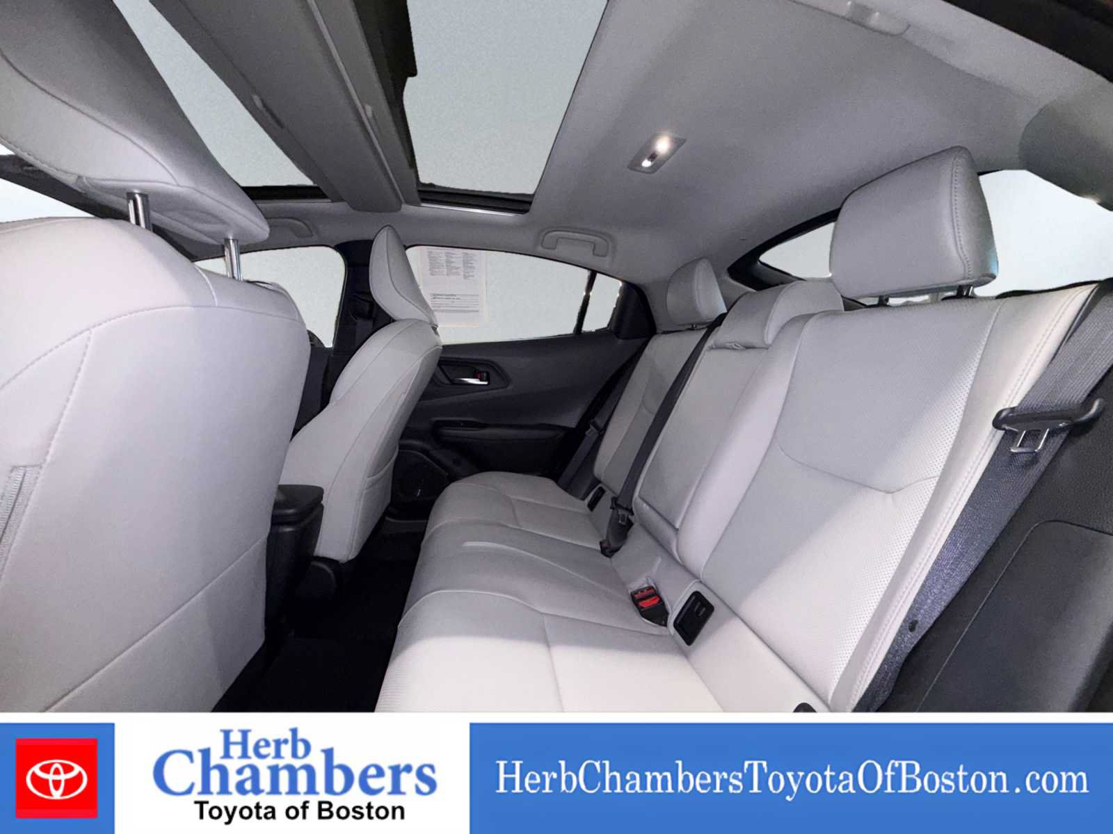 Used 2024 Toyota Prius XLE AWD/4WD image 19
