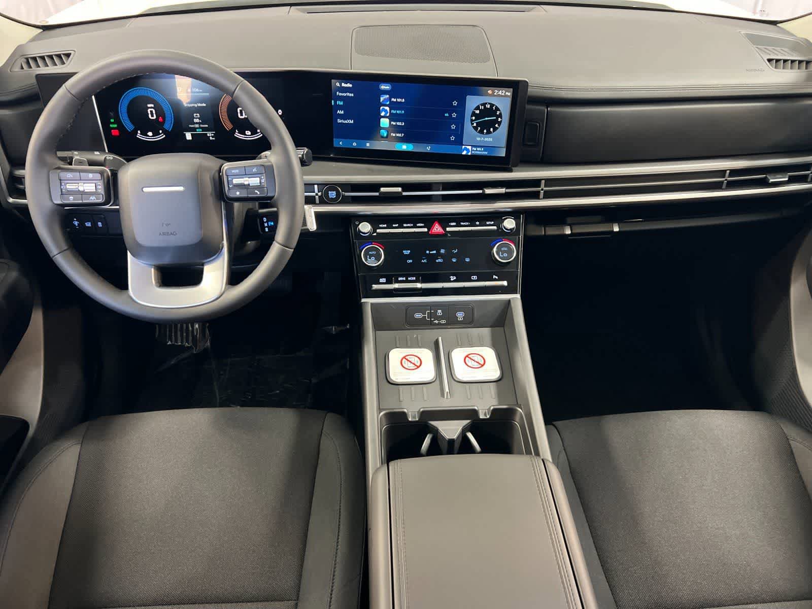 New 2026 Hyundai Santa Fe SE FWD image 3