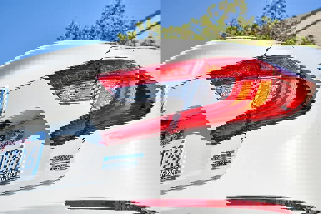 Used 2019 Honda Accord Touring image 10