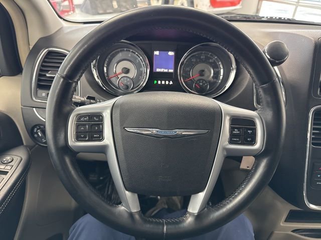 Used 2013 Chrysler Town & Country Touring image 35