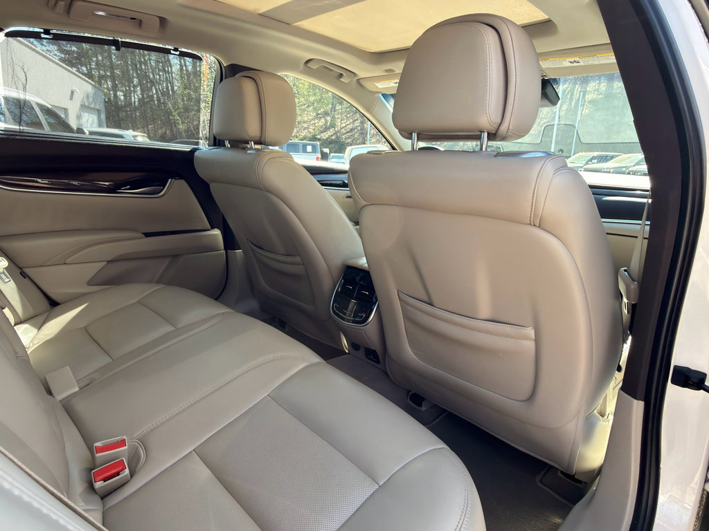 Used 2013 Cadillac XTS Premium image 18