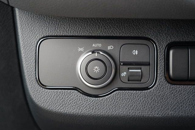 Used 2023 Mercedes-Benz Sprinter 3500 image 42