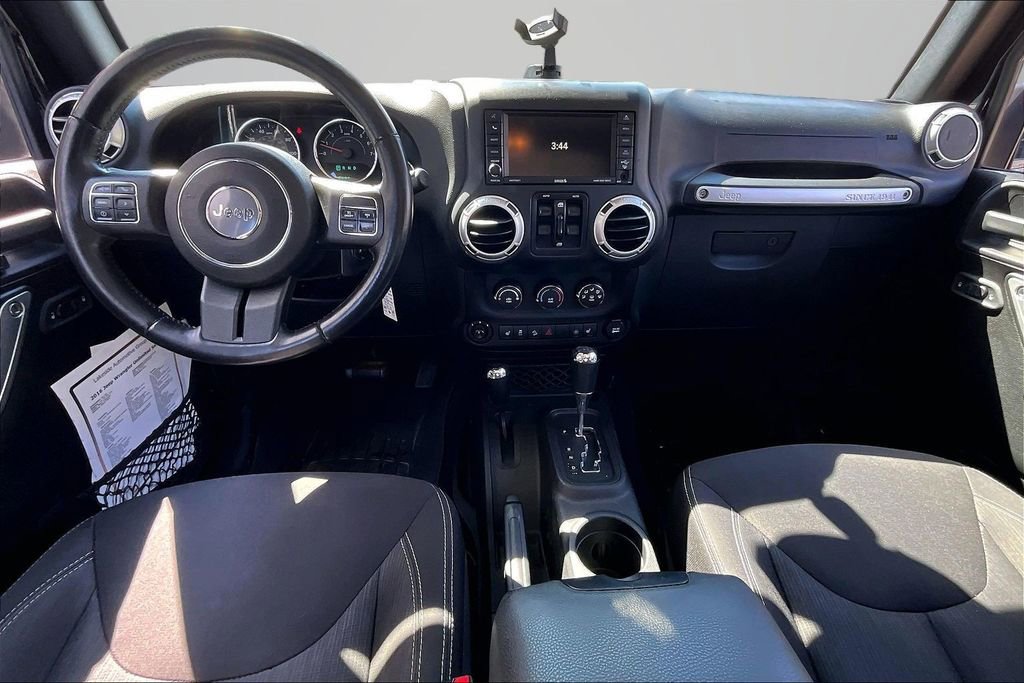 Used 2016 Jeep Wrangler Unlimited Sahara w/ Dual Top Group AWD/4WD image 7
