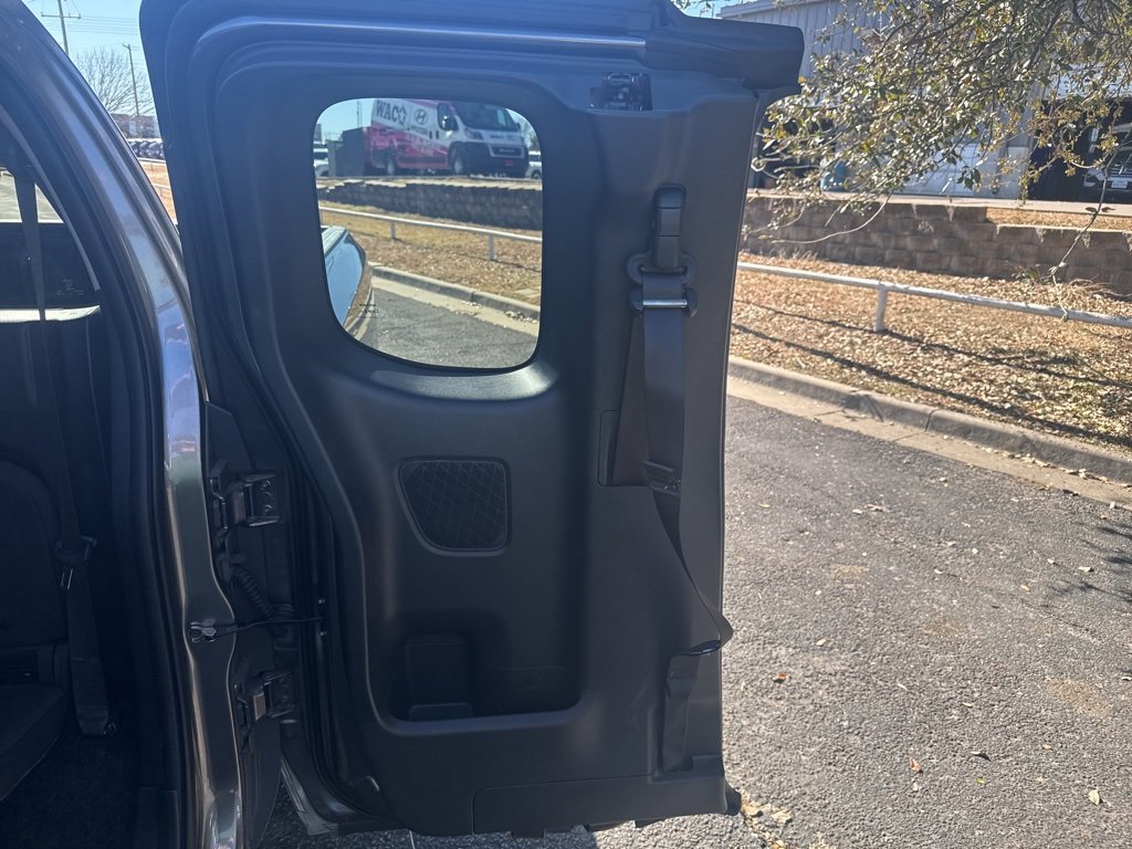 Used 2022 Nissan Frontier S image 24